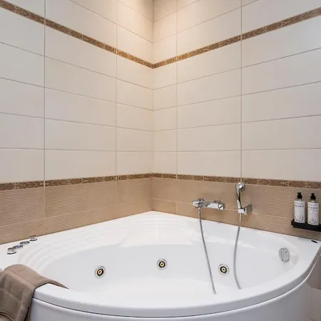 别墅 Wisdom - Elegant & Homely With Pool, Galatas 干尼亞